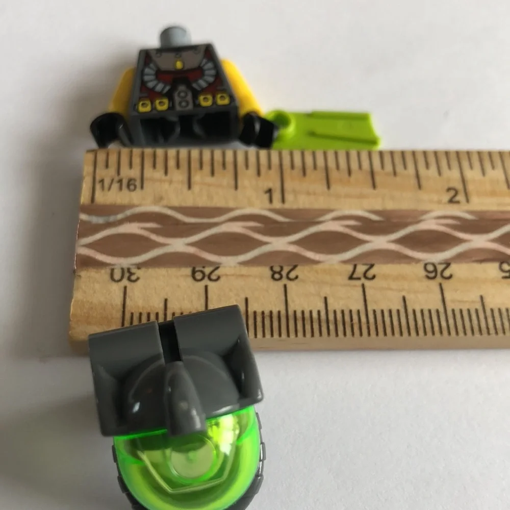 LEGO Atlantis Diver Torso Minifig and helmet LEGO diver Atlantis Lance